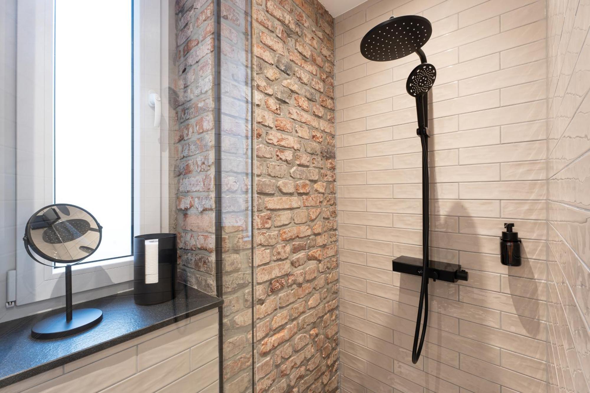 Hozo1-Exklusiv Apartment Der Roze Living โคเบลนซ์ ภายนอก รูปภาพ